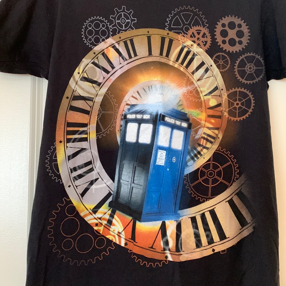Dr. Who Tshirt Tardis Time Travel SciFi Black Tee Shirt Industrial Steampunk Cog